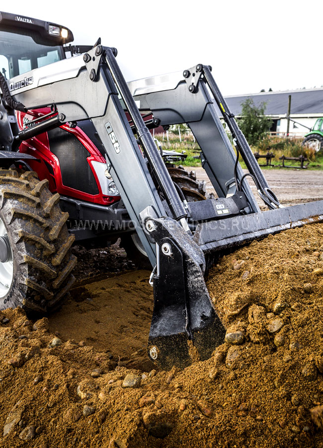Quicke. Q56_Мульти-ковш_4 в 1_11_Valtra N123_web.jpg